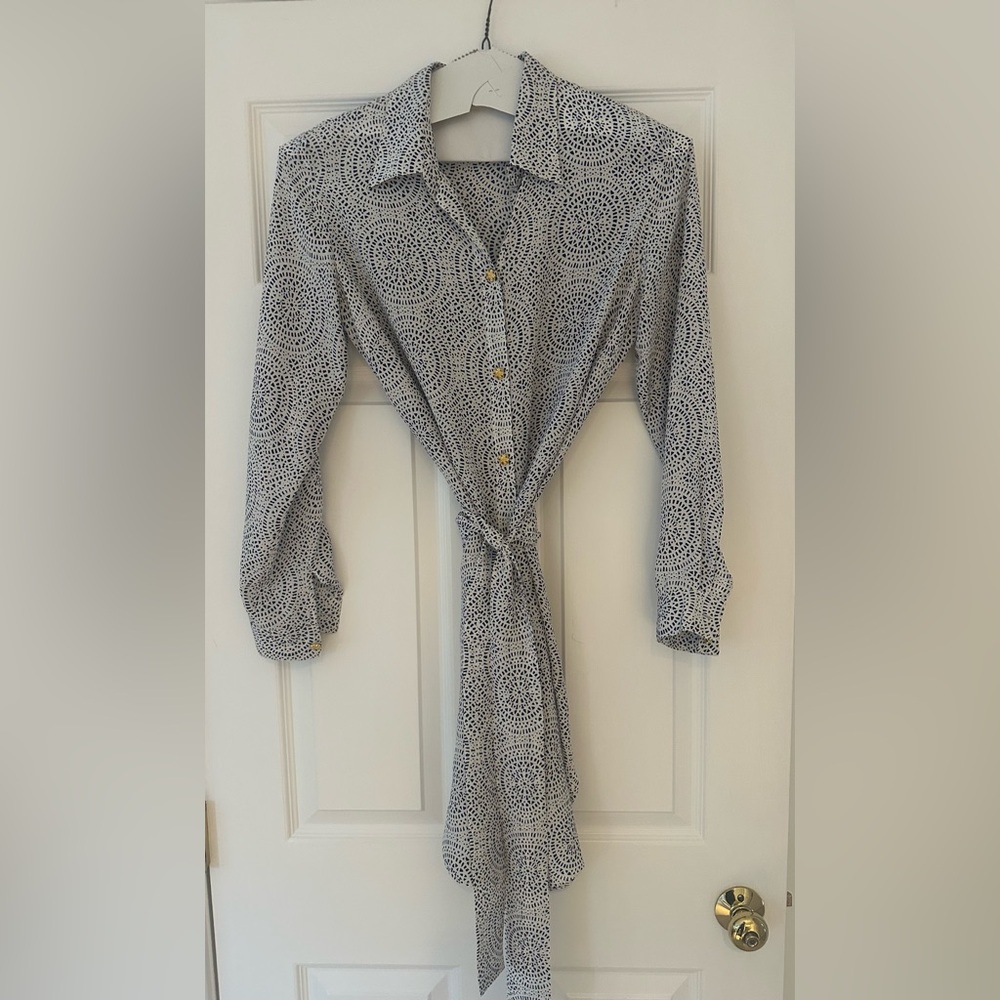 Lauren Gold, ladies 100% silk blue&white shirt dress